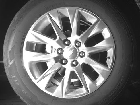 Used 2024 Chevrolet Suburban Premier AWD/4WD image 31