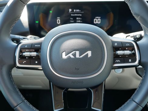 Certified 2025 Kia Sorento EX w/ EX Panoramic Sunroof Package image 25