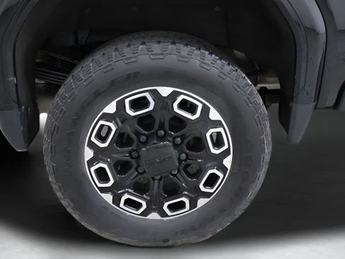 Used 2024 GMC Sierra 2500 Denali w/ Denali Reserve Package AWD/4WD image 37