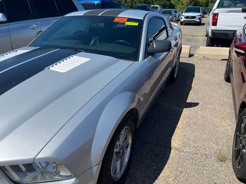 Used 2006 Ford Mustang Coupe RWD image 6