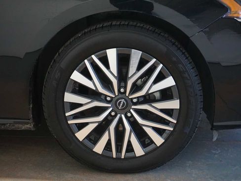 Used 2023 Nissan Altima 2.5 SV image 12