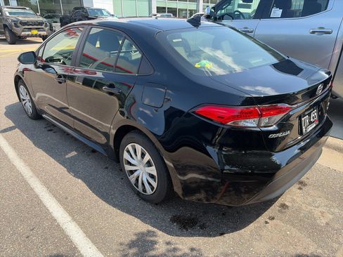 Used 2025 Toyota Corolla LE FWD image 5