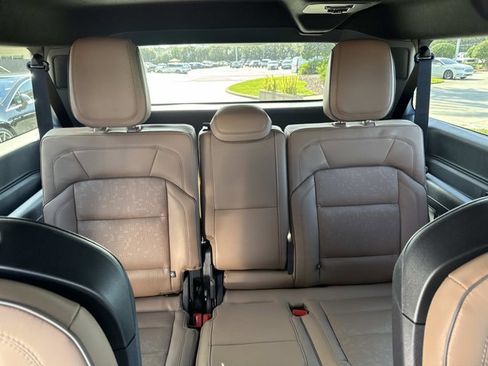 New 2025 Lincoln Navigator L Black Label image 23