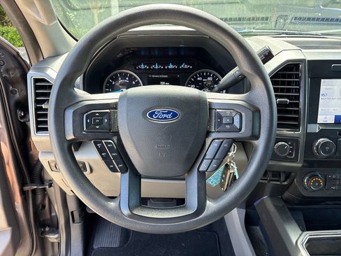Used 2022 Ford F250 XLT w/ Black Appearance Package AWD/4WD image 18