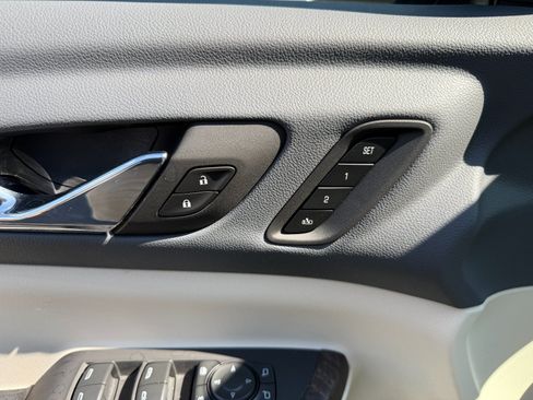 Certified 2023 GMC Acadia Denali w/ Denali Ultimate Package AWD/4WD image 27