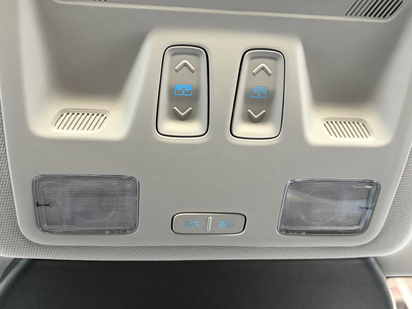 Used 2024 Ford Escape SE w/ PHEV Premium Package FWD image 19