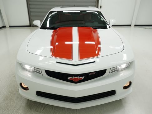 Used 2011 Chevrolet Camaro SS w/ RS Package RWD image 2