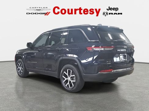 Certified 2024 Jeep Grand Cherokee Limited image 7