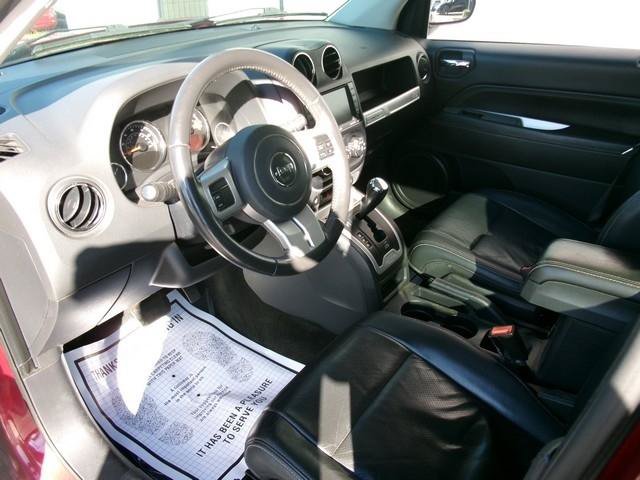 Used 2017 Jeep Compass High Altitude AWD/4WD image 11