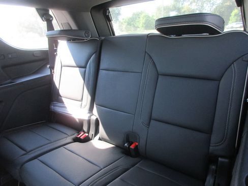 New 2026 GMC Yukon Elevation w/ Elevation Premium Package AWD/4WD image 13
