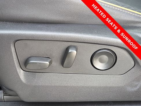 Used 2023 GMC Yukon XL AT4 w/ AT4 Premium Package image 16