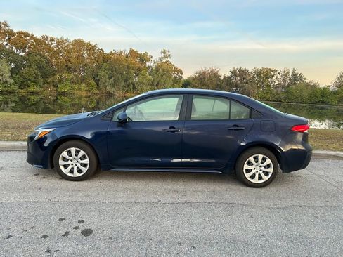 Certified 2025 Toyota Corolla LE image 2