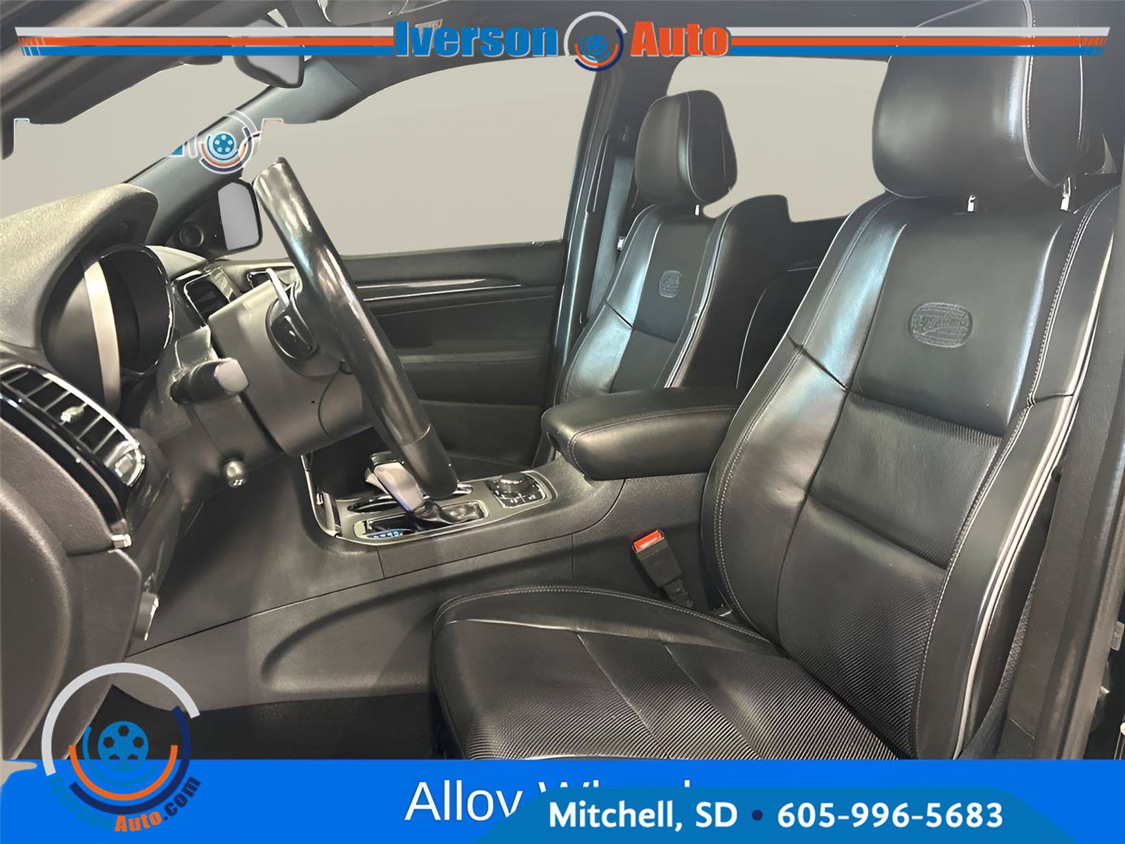 Used 2020 Jeep Grand Cherokee Overland AWD/4WD image 17