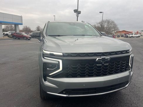 New 2026 Chevrolet Suburban Premier image 8