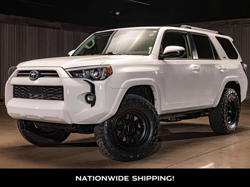 Used 2021 Toyota 4Runner SR5 AWD/4WD image 3