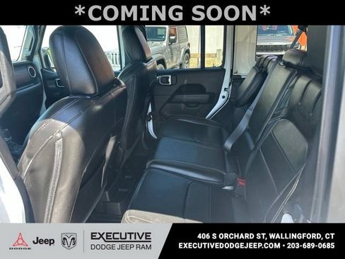 Used 2023 Jeep Wrangler Unlimited Sahara w/ Cold Weather Group AWD/4WD image 12