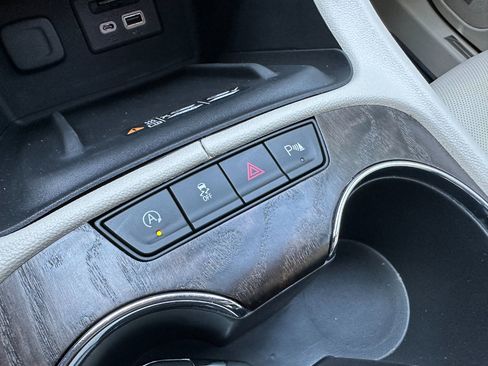 Used 2022 GMC Acadia Denali w/ Denali Technology Package image 56