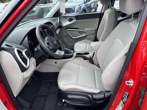 Used 2023 Kia Soul LX w/ Option Group 015 FWD image 14
