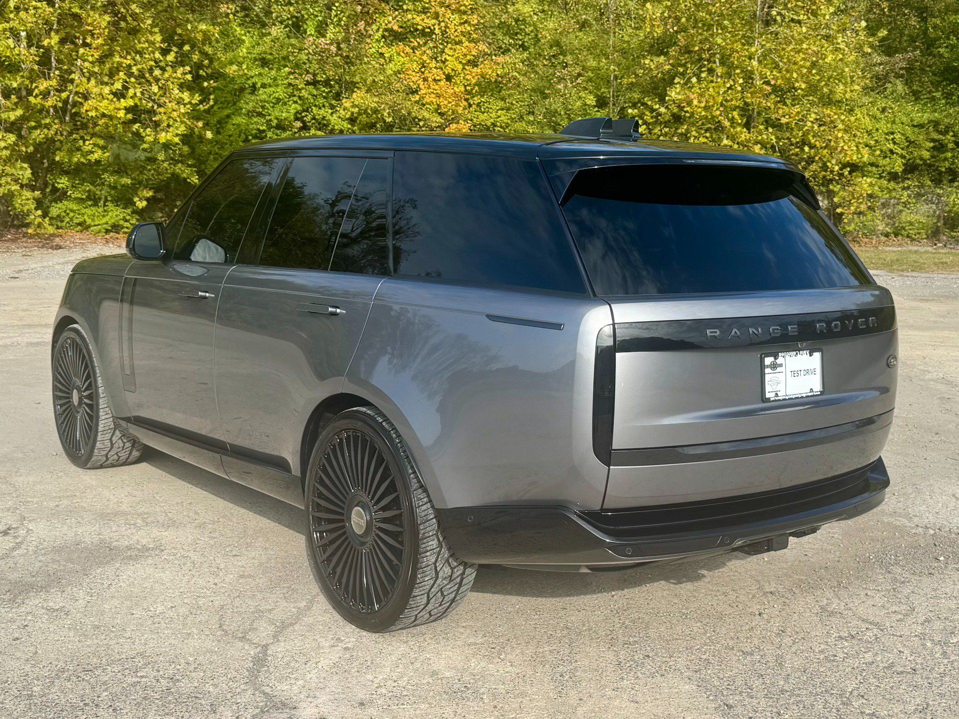 Used 2023 Land Rover Range Rover SE AWD/4WD image 4