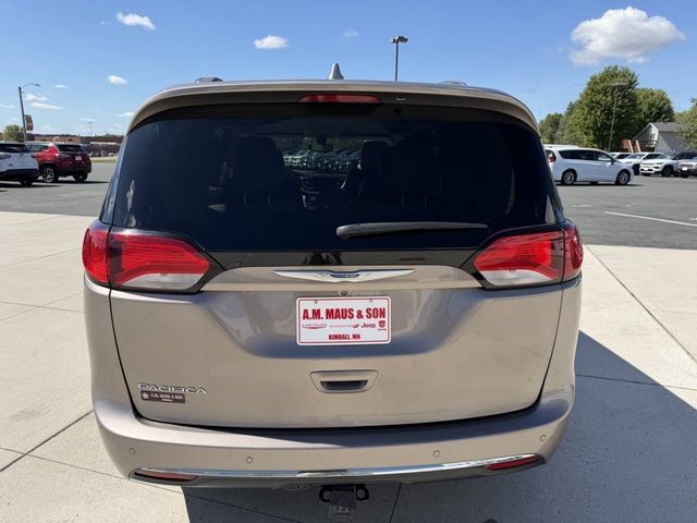 Used 2018 Chrysler Pacifica Touring-L Plus FWD image 6