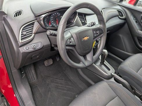 Used 2017 Chevrolet Trax LT image 7