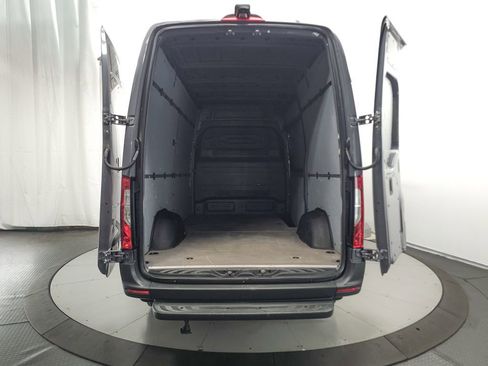 Used 2024 Mercedes-Benz Sprinter 2500 image 25