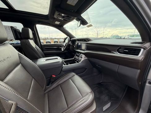 Used 2021 GMC Yukon XL Denali image 21