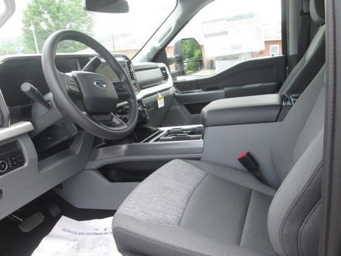 New 2025 Ford F350 XLT w/ Black Appearance Package image 12