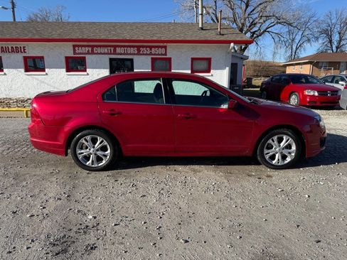 Used 2012 Ford Fusion SE image 2