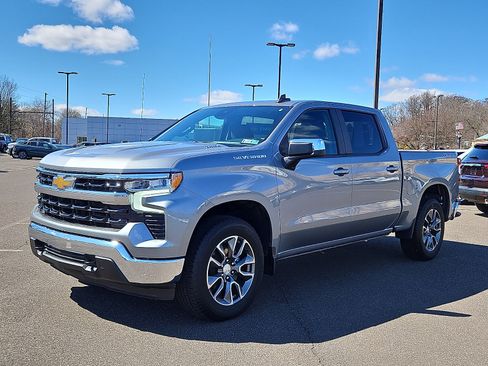Used 2025 Chevrolet Silverado 1500 LT image 3