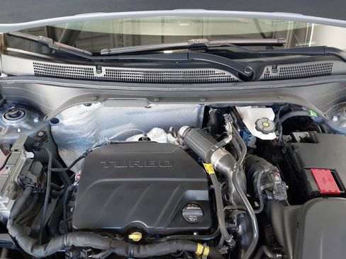 Used 2025 Buick Envista Sport Touring image 30