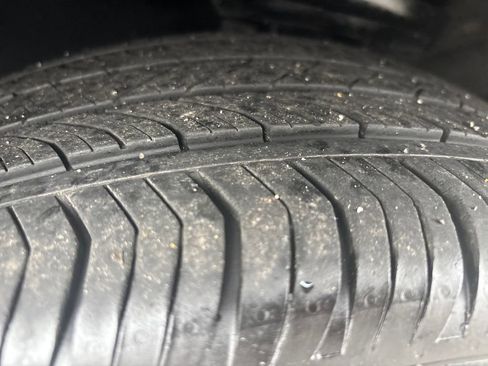 Used 2023 Buick Envision Essence w/ Sport Touring Package image 34