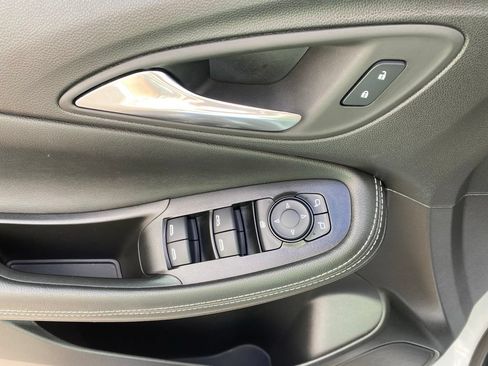 Used 2025 Buick Encore GX Preferred AWD/4WD image 13