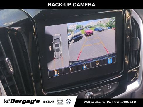 Used 2022 Chevrolet Traverse LT w/ LT Premium Package AWD/4WD image 19