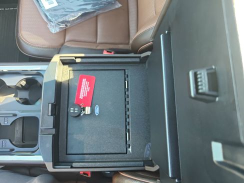 Used 2025 Ford F250 King Ranch w/ Tremor Off-Road Package image 28