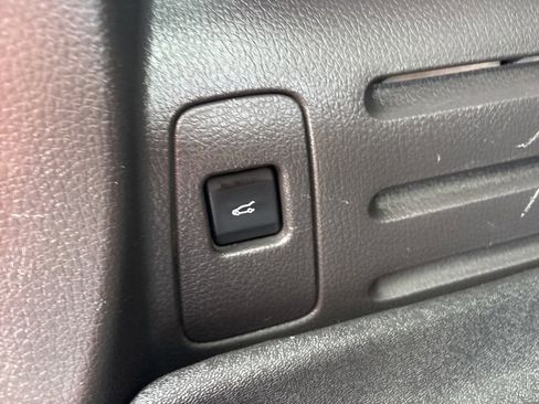 Used 2014 Ford Edge Limited w/ Driver Entry Package image 19