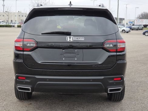 Used 2025 Honda Pilot Black Edition image 17