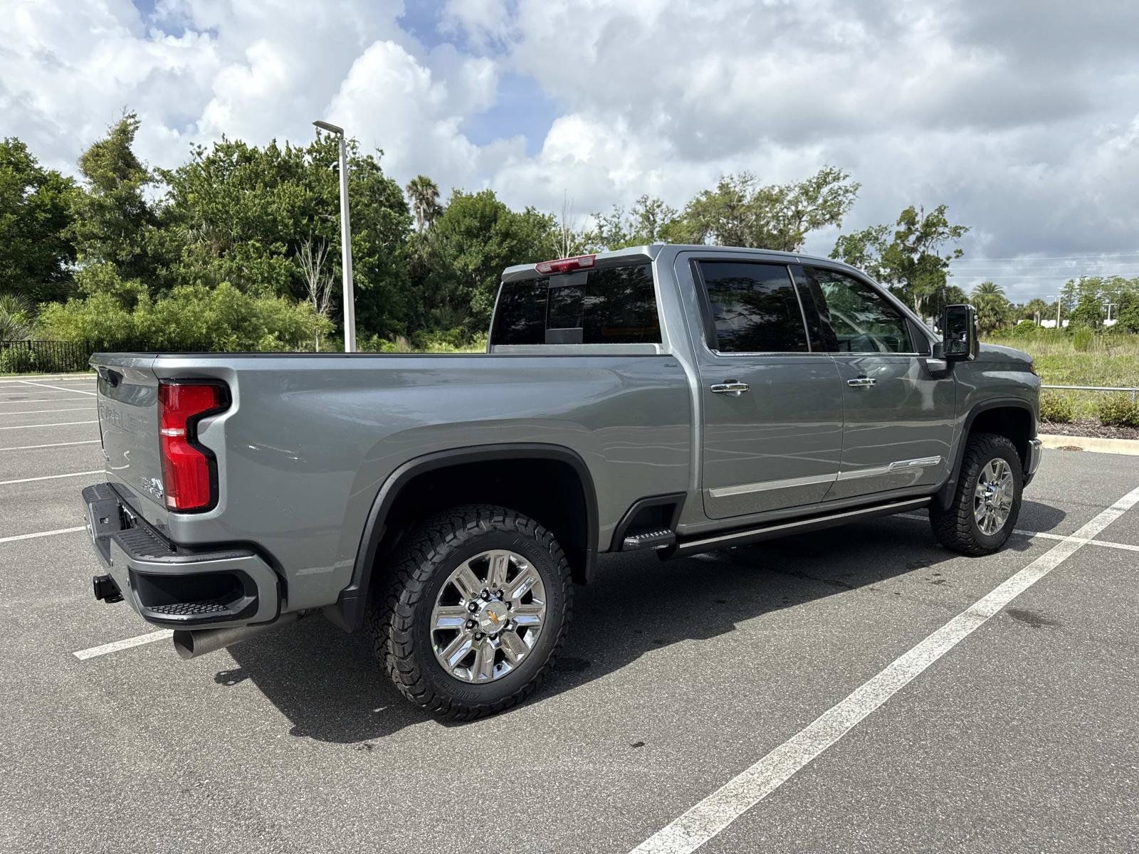 New 2026 Chevrolet Silverado 2500 High Country w/ High Country Premium Package AWD/4WD image 3