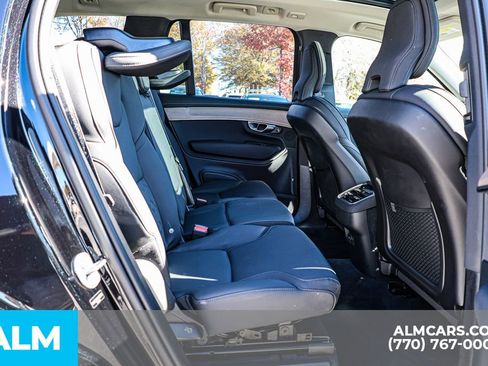 Used 2025 Volvo XC90 B6 Plus image 24