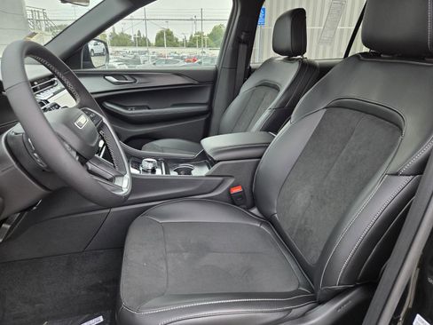 New 2025 Jeep Grand Cherokee L Altitude image 22