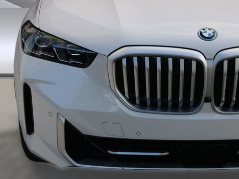 Used 2026 BMW X5 xDrive50e AWD/4WD image 11