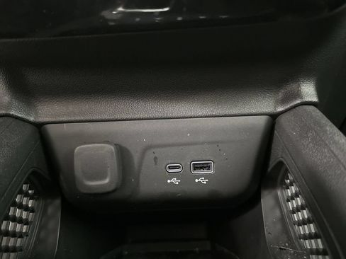 Used 2024 Chevrolet TrailBlazer LT w/ Convenience Package AWD/4WD image 45
