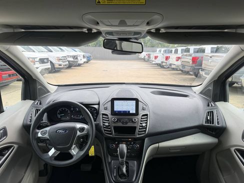 Used 2022 Ford Transit Connect XLT FWD image 16