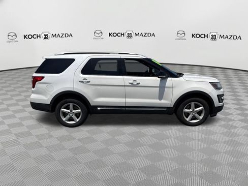 Used 2016 Ford Explorer XLT w/ Equipment Group 201A AWD/4WD image 8