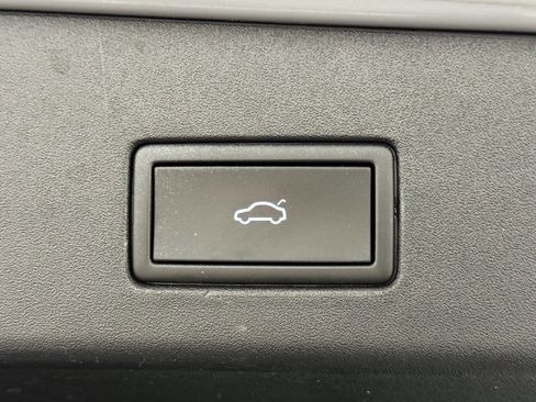 Used 2021 Volkswagen ID.4 Pro S w/ Gradient Package image 21