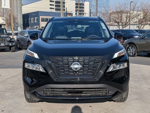 Used 2023 Nissan Rogue SV w/ SV Premium B Package image 11