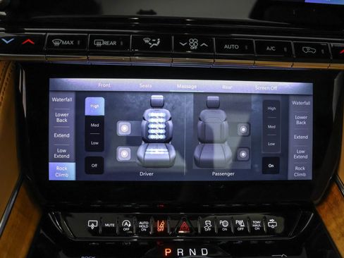 Used 2024 Jeep Grand Wagoneer Series III w/ Rear Seat Video Group 1 AWD/4WD image 13