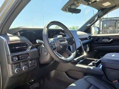 New 2026 GMC Yukon Denali w/ Denali Reserve Package AWD/4WD image 9