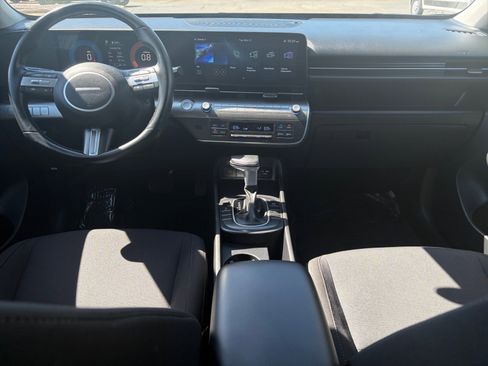Used 2025 Hyundai Kona SEL AWD/4WD image 17
