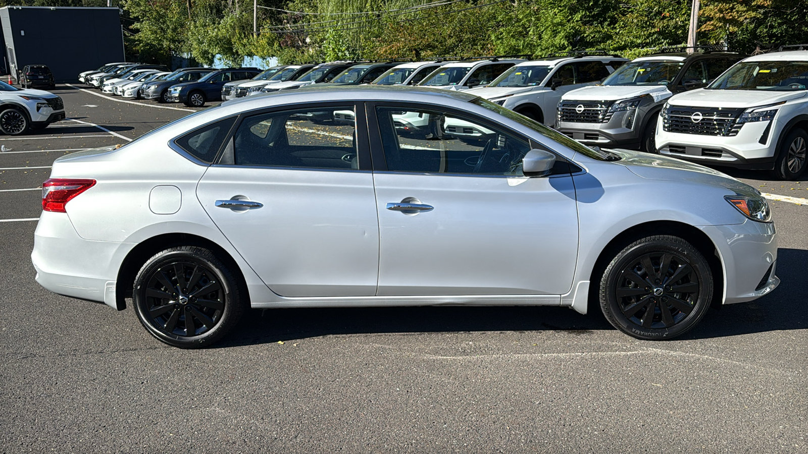 Used 2017 Nissan Sentra SV FWD image 24